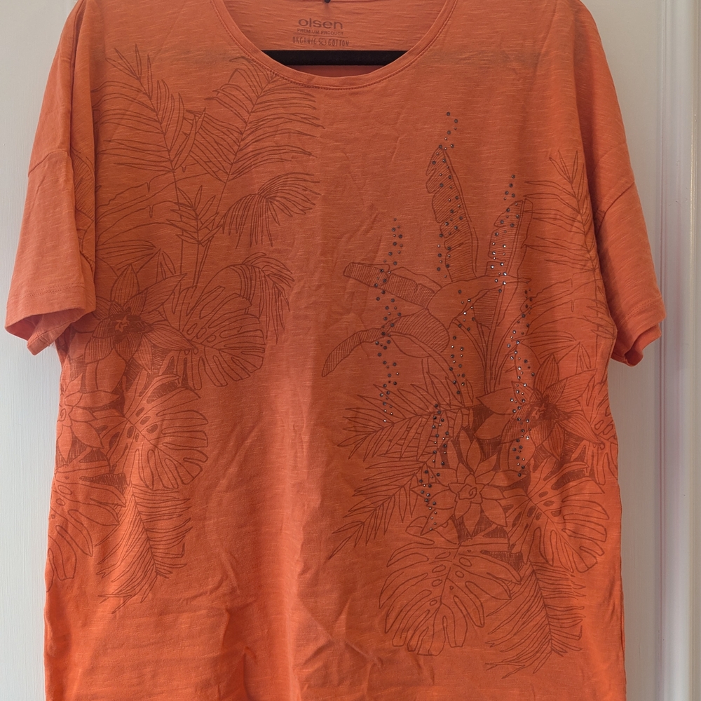 Orange Short Sleeve Tee with Decorative Pattern